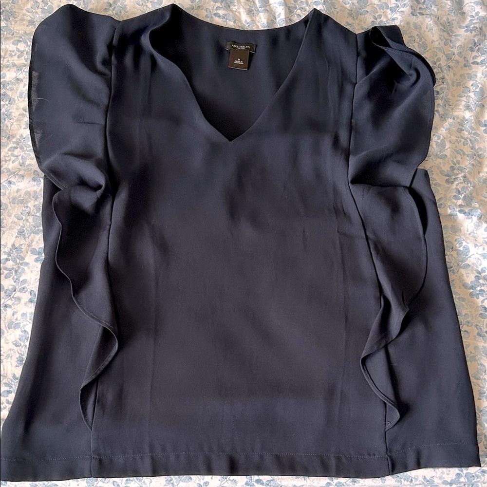 Ann Taylor Navy Blue Ruffle Business Blouse Medium. V Neck. Lined